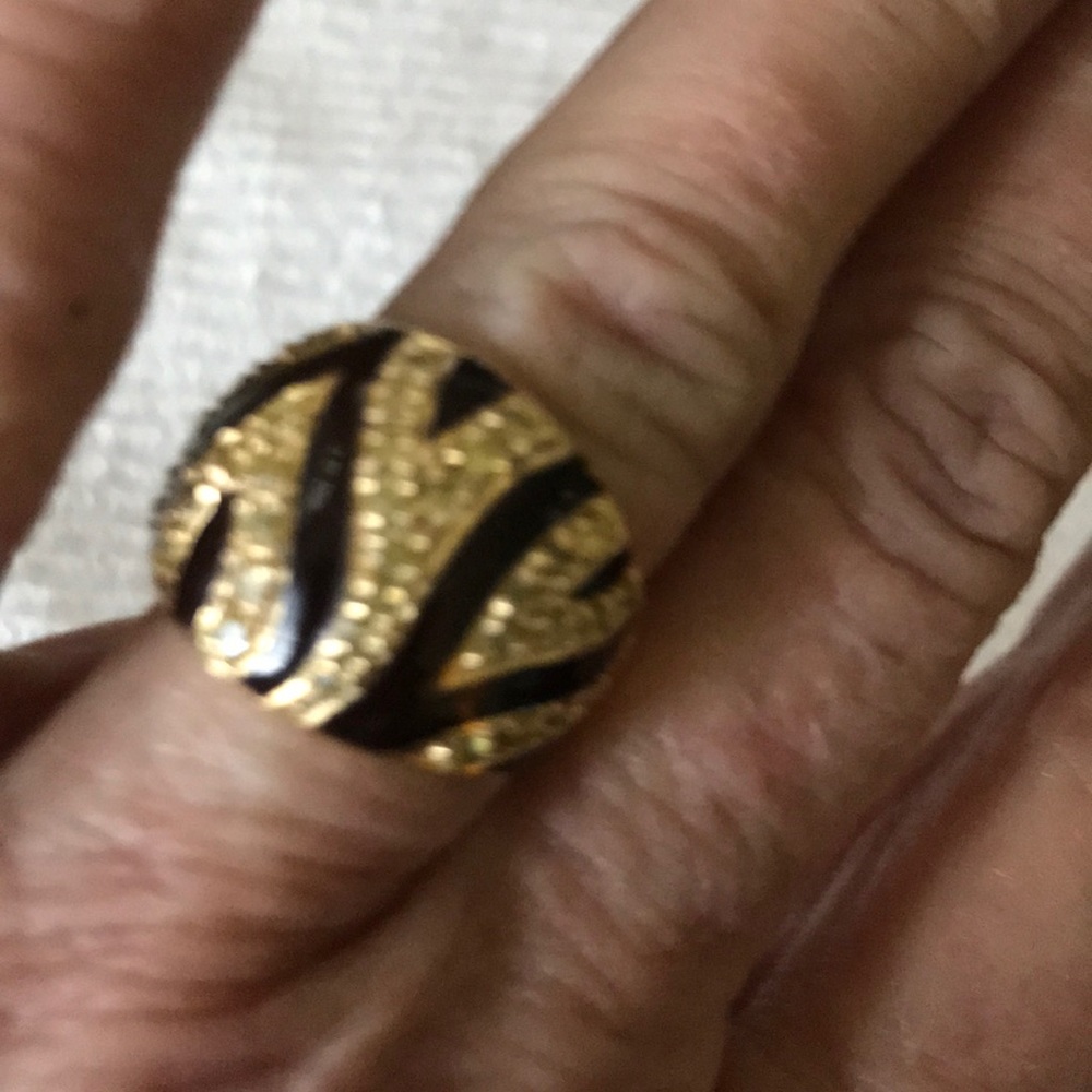 ring - Picture 2 of 5